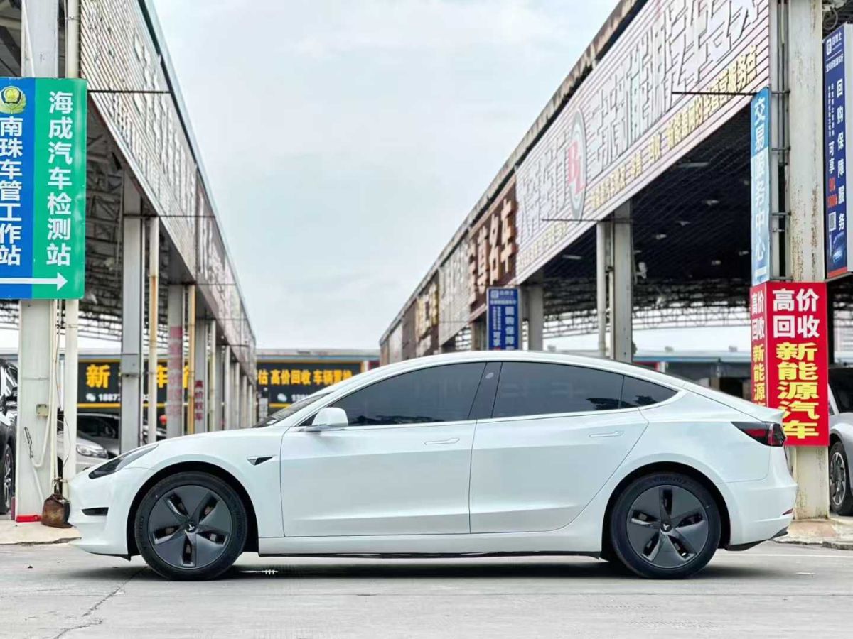 特斯拉 Model Y  2021款 標準續(xù)航后驅(qū)版圖片