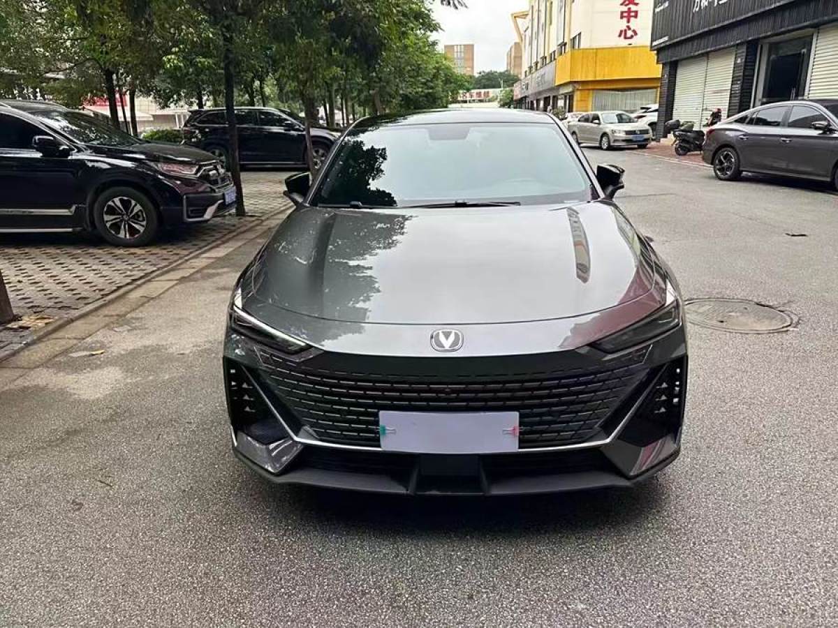 長(zhǎng)安 長(zhǎng)安UNI-V  2022款 1.5T 尊貴型圖片