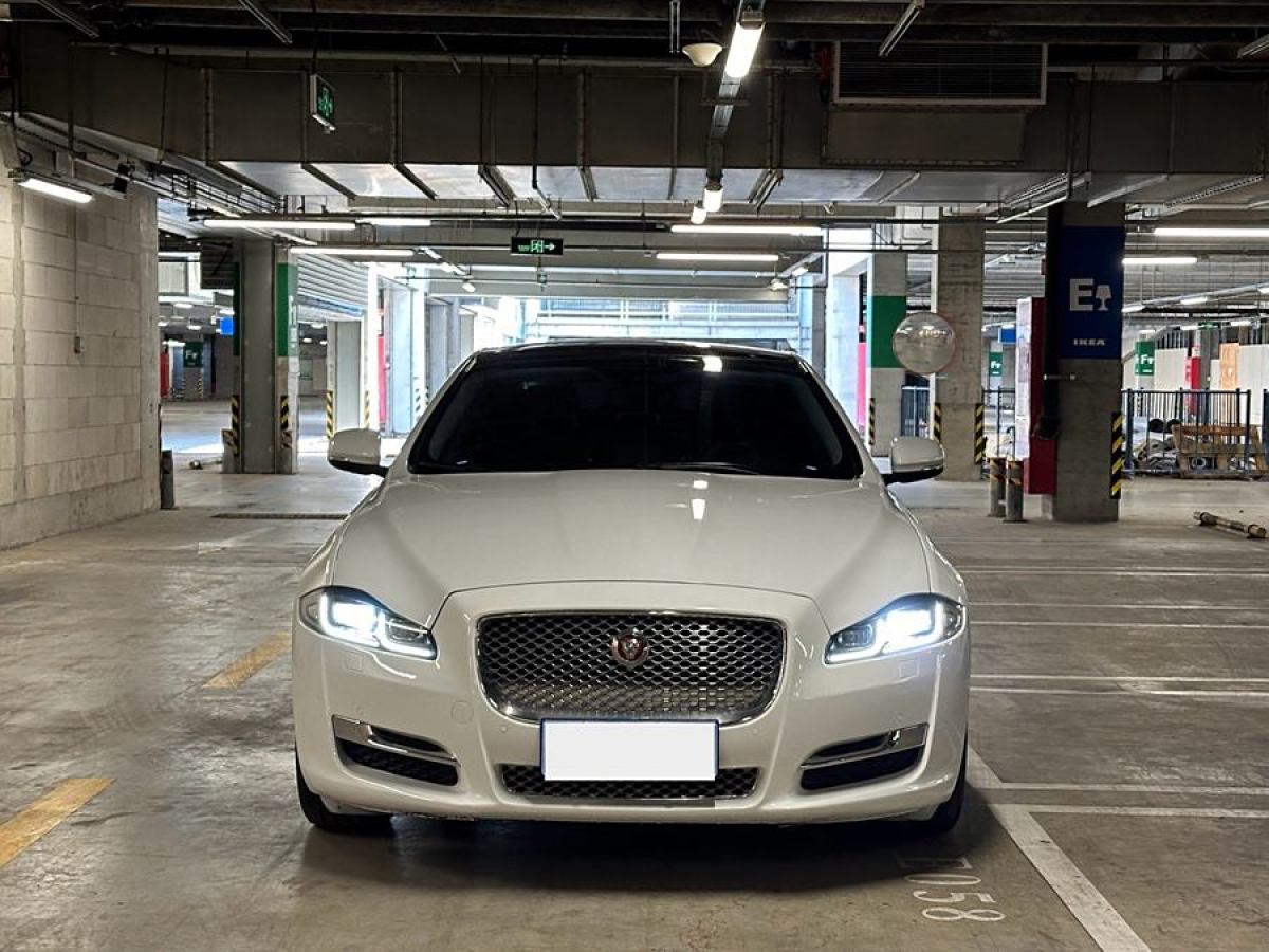 捷豹 XJ  2016款 XJL 2.0T 兩驅(qū)典雅商務(wù)版圖片