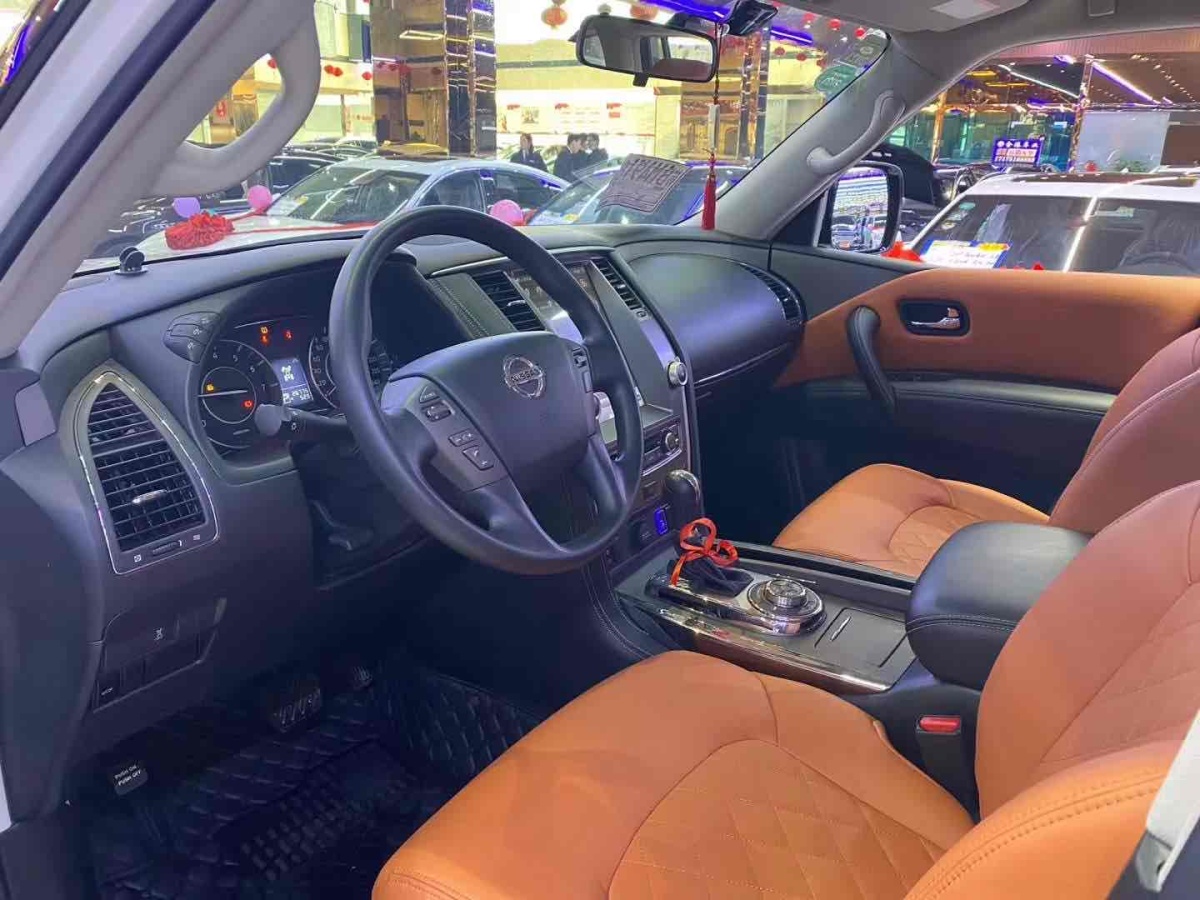 日產(chǎn) 途樂  2018款 4.0L 領英型圖片