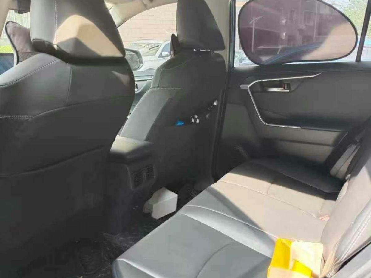 豐田 RAV4榮放  2022款 2.0L CVT兩驅(qū)風尚版圖片