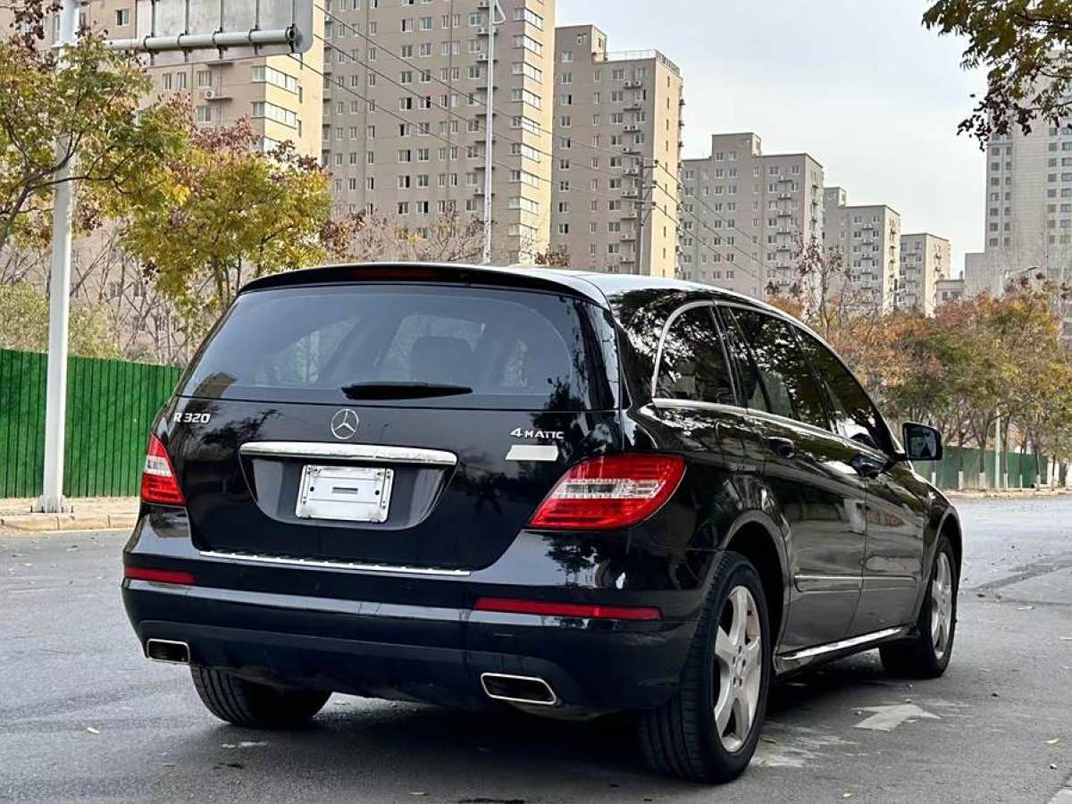 奔馳 奔馳R級  2015款 R 320 4MATIC 豪華型圖片