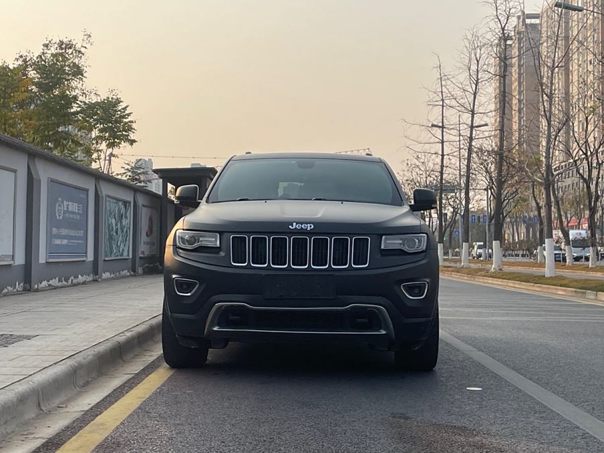 Jeep 大切諾基  2014款 3.6L 精英導(dǎo)航版圖片