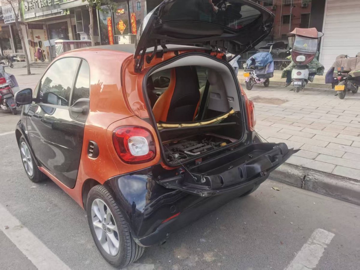 smart fortwo  2015款 1.0L 52千瓦硬頂靈動(dòng)版圖片