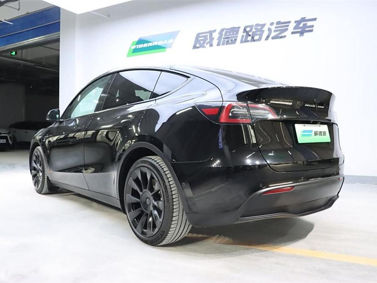 特斯拉 Model 3  2021款 改款 標(biāo)準(zhǔn)續(xù)航后驅(qū)升級(jí)版圖片