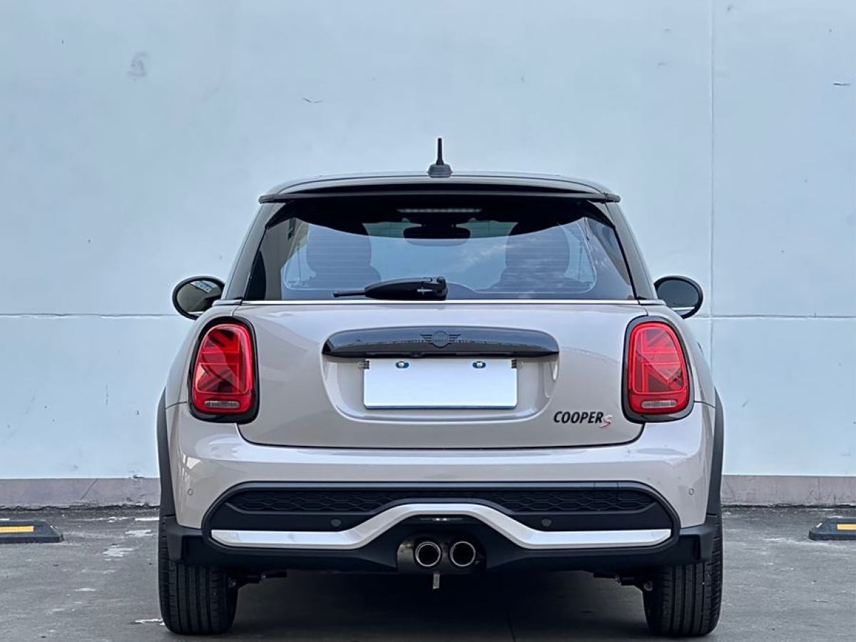 MINI MINI  2023款 改款 2.0T COOPER S 藝術(shù)家圖片