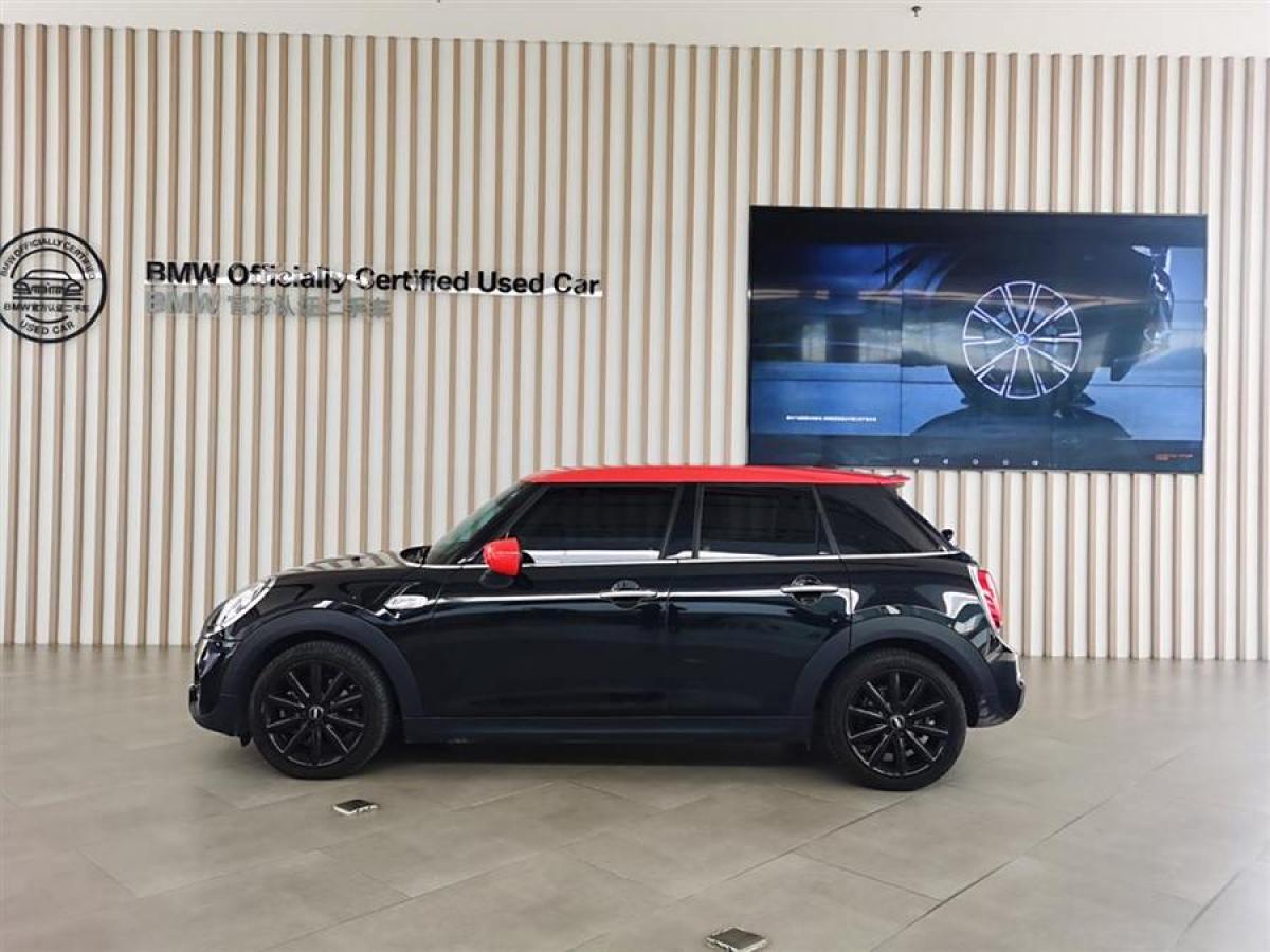 MINI MINI  2021款 2.0T COOPER S 經(jīng)典派 五門版圖片