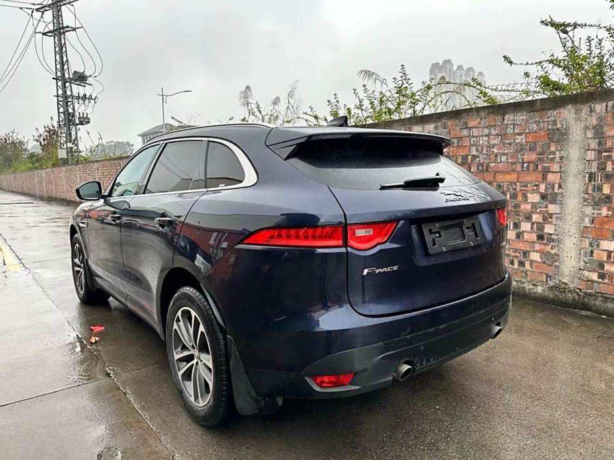 2017年9月捷豹 F-PACE  2018款 2.0T 兩驅(qū)都市尊享版