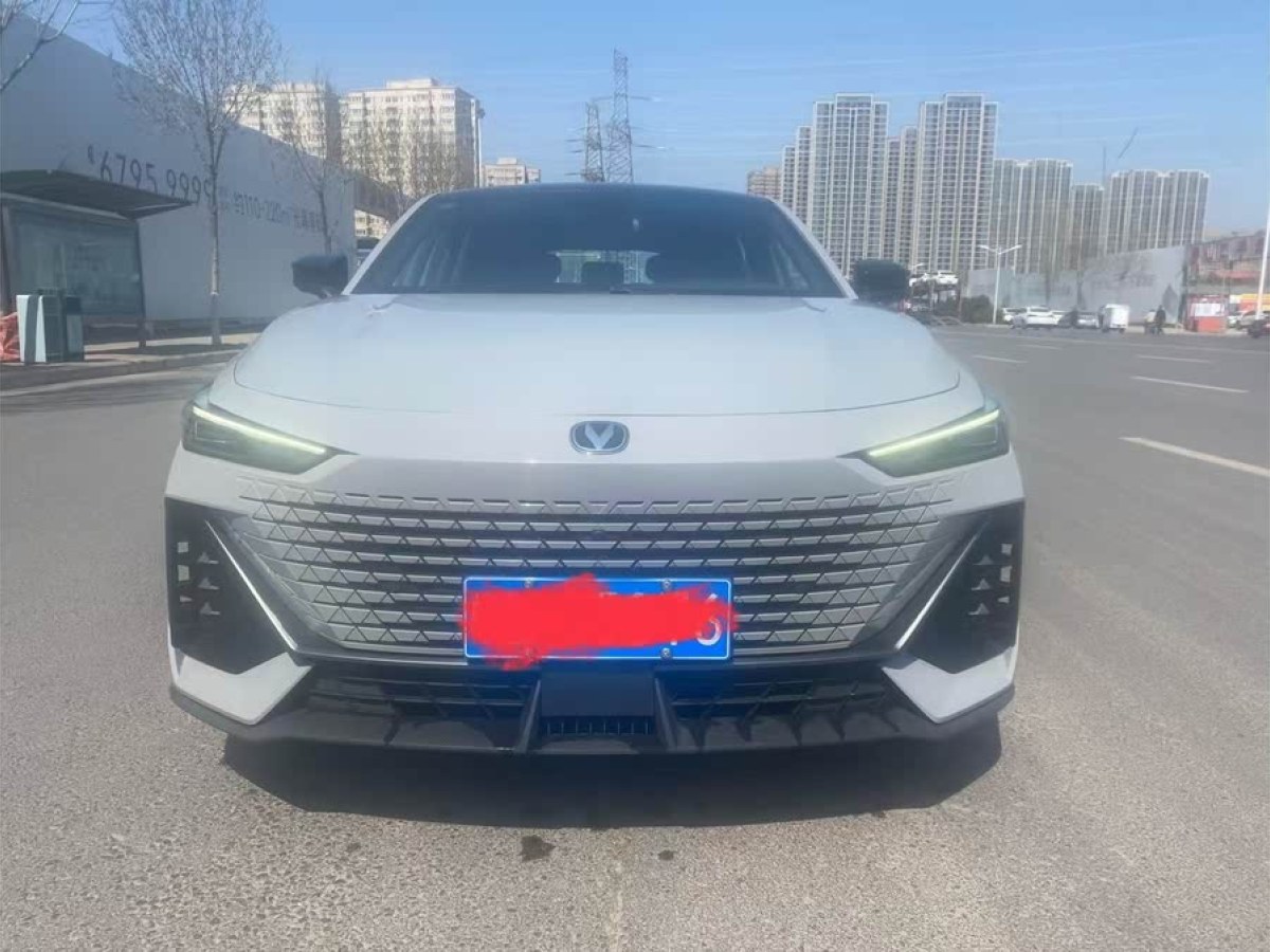 長(zhǎng)安 長(zhǎng)安UNI-V  2023款 1.5T 尊貴型圖片