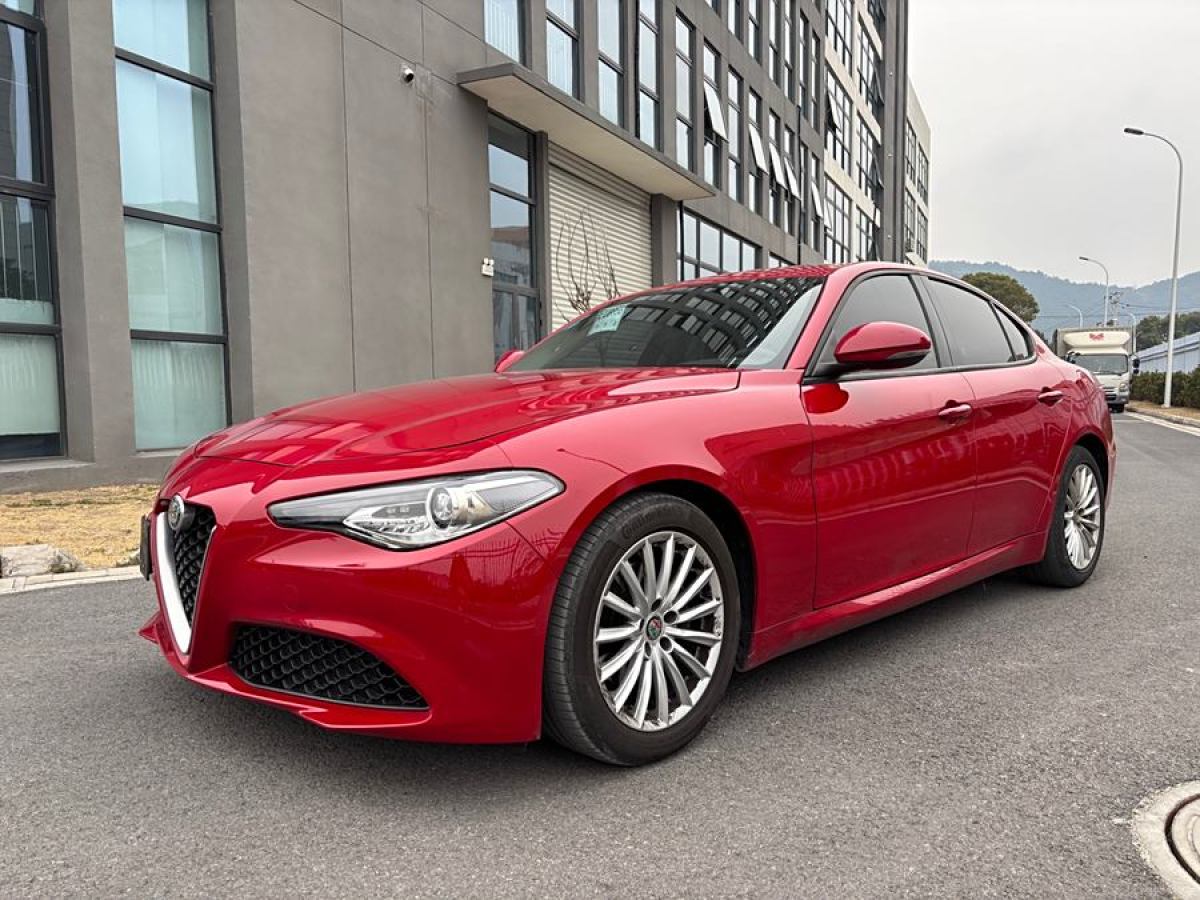 2017年11月阿爾法·羅密歐 Giulia  2017款 2.0T 200HP 豪華版