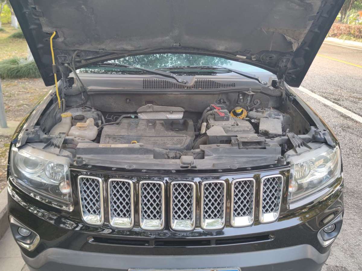 Jeep 指南者  2014款 改款 2.4L 四驅(qū)豪華導航版圖片