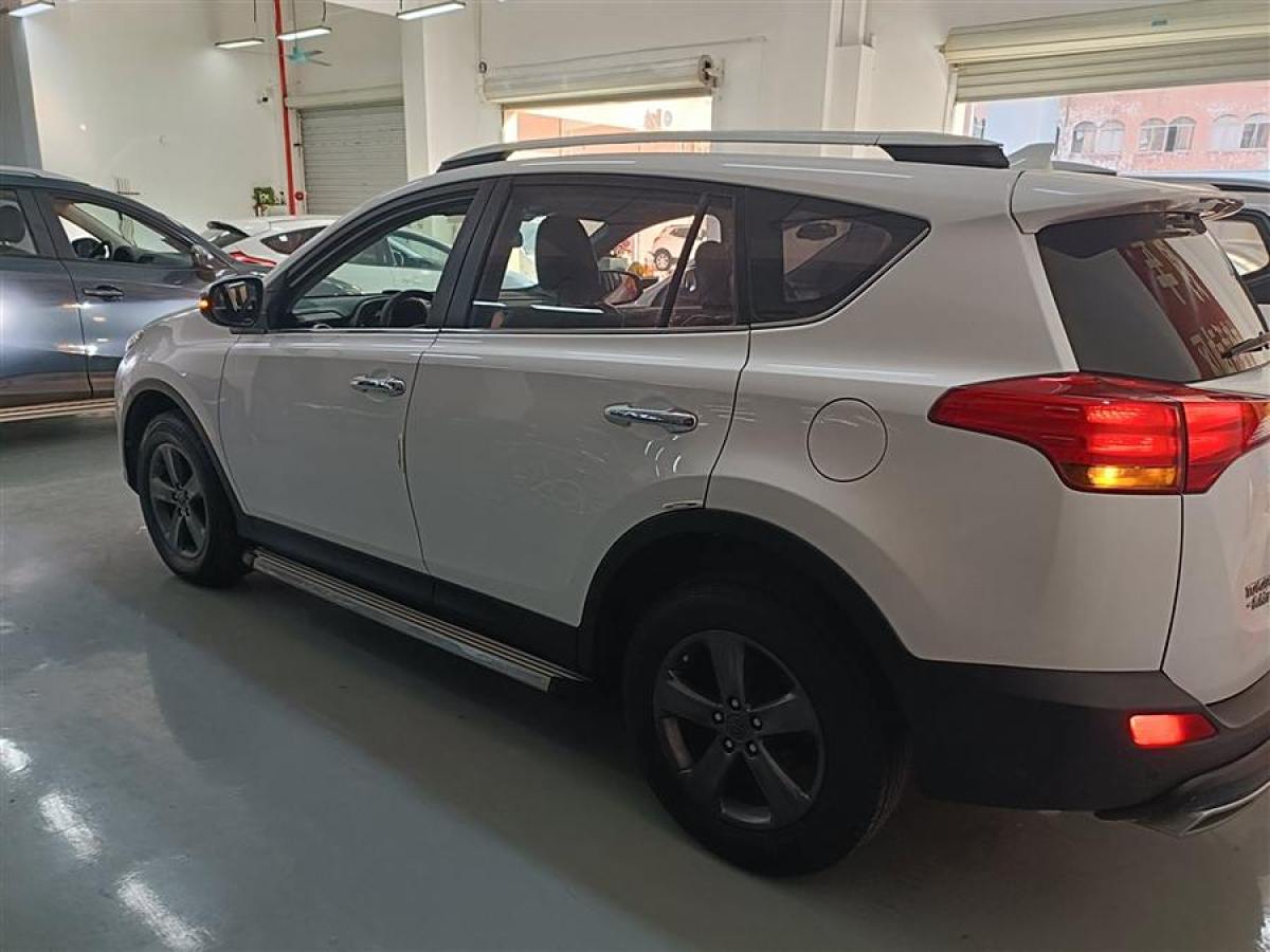 2014年5月豐田 RAV4榮放  2013款 2.5L 自動(dòng)四驅(qū)精英版