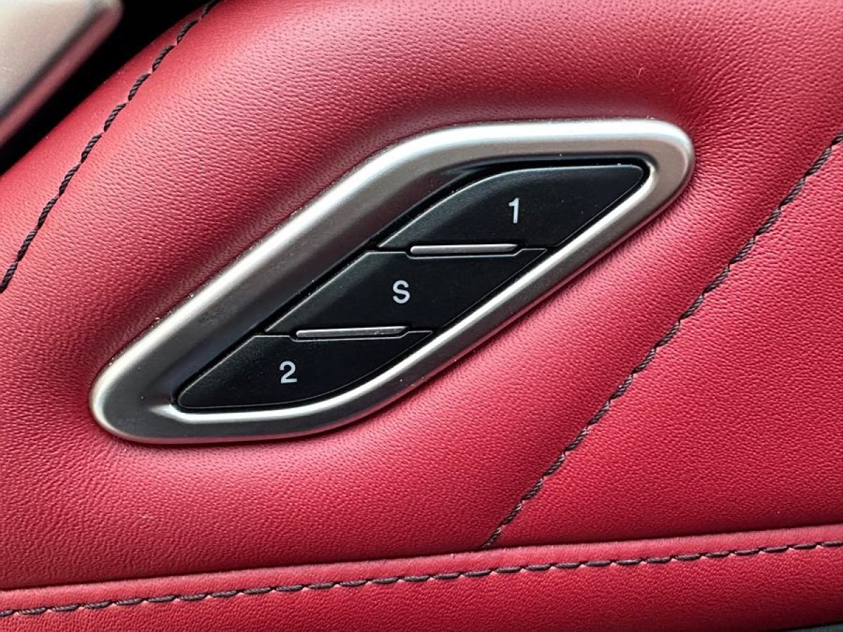 瑪莎拉蒂 Levante  2019款 3.0T 350Hp 標(biāo)準(zhǔn)版 國VI圖片