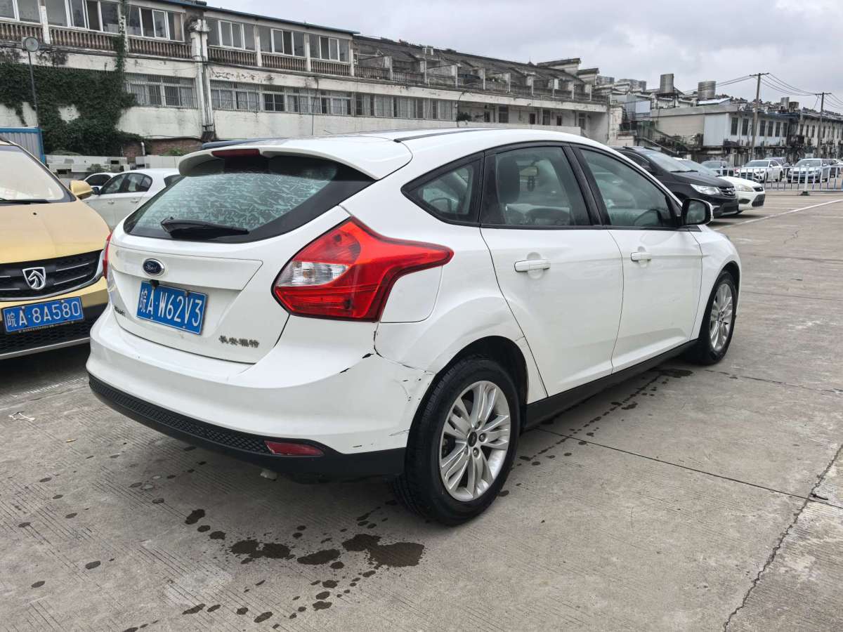 福特 ?？怂? 2012款 兩廂 1.6L 自動(dòng)舒適型圖片