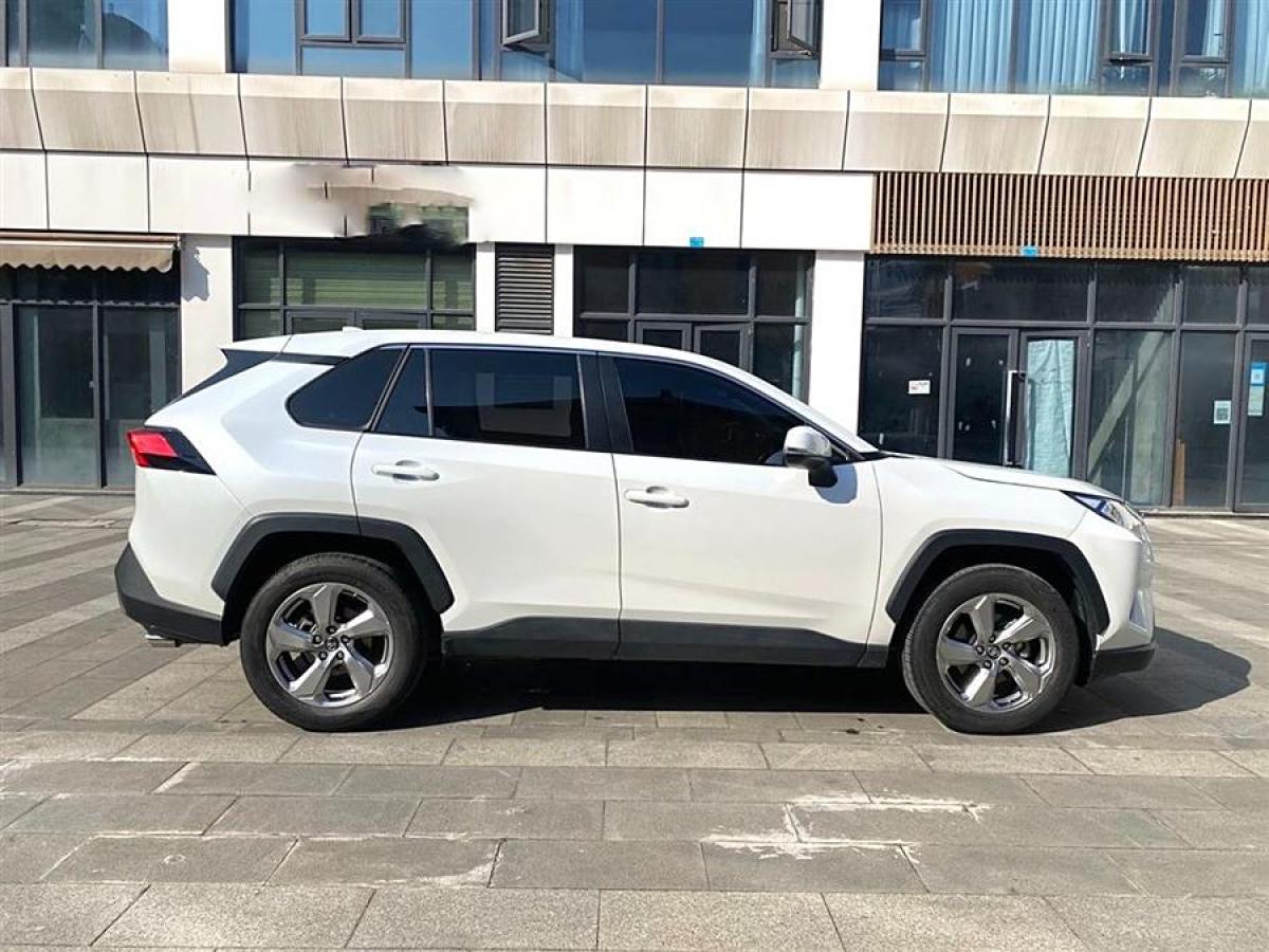 豐田 RAV4榮放  2022款 2.0L CVT兩驅風尚版圖片