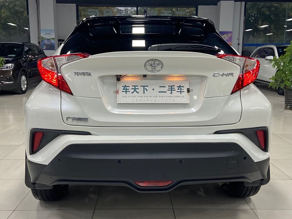 2019年4月豐田 C-HR  2018款 2.0L 領(lǐng)先天窗版 國(guó)V