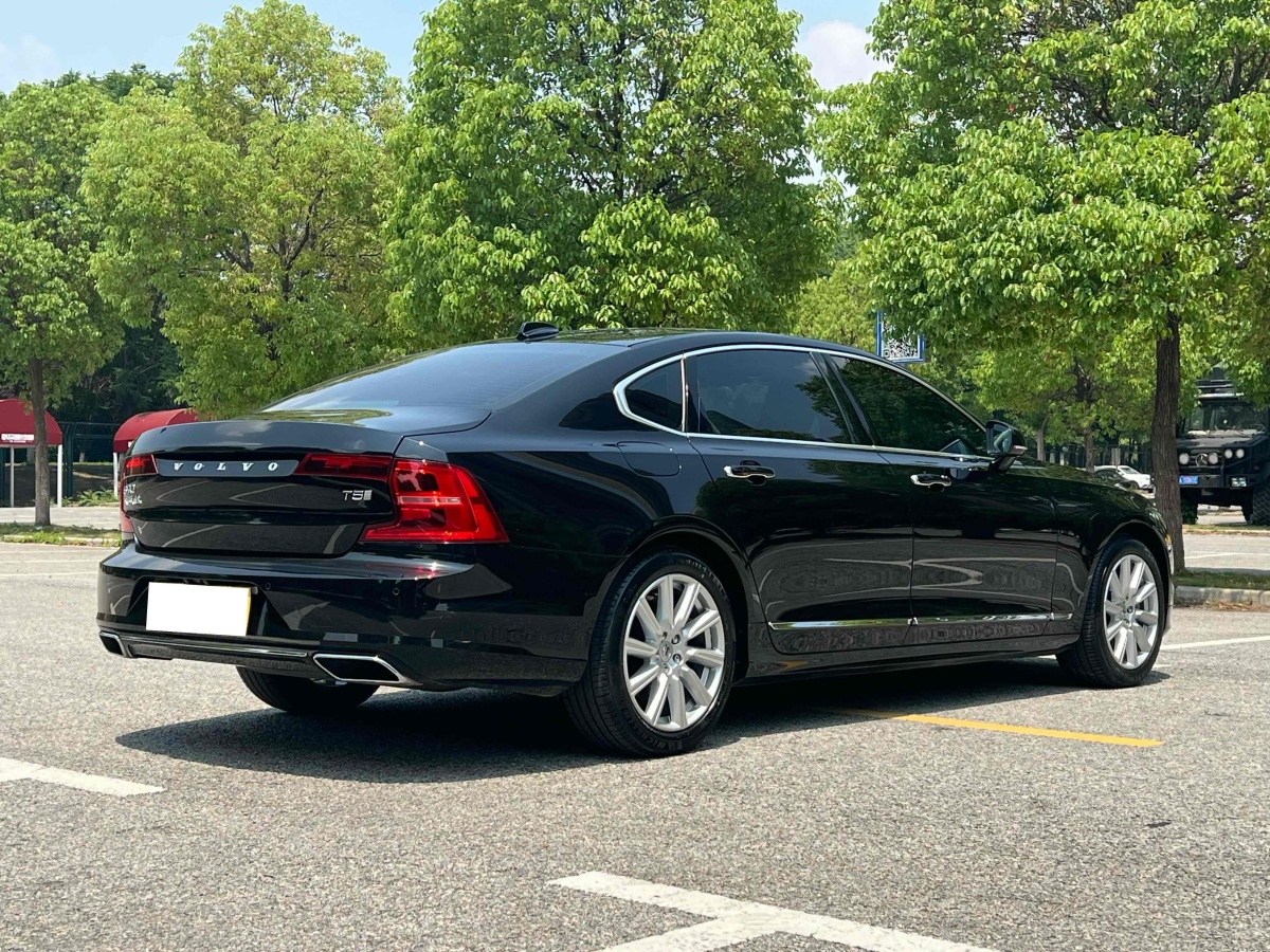 2019年10月沃爾沃 S90  2020款 改款 T5 智逸豪華版