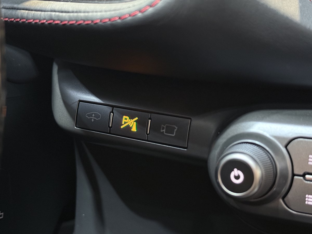 法拉利 812 Superfast  2017款 6.5L 標(biāo)準(zhǔn)型圖片