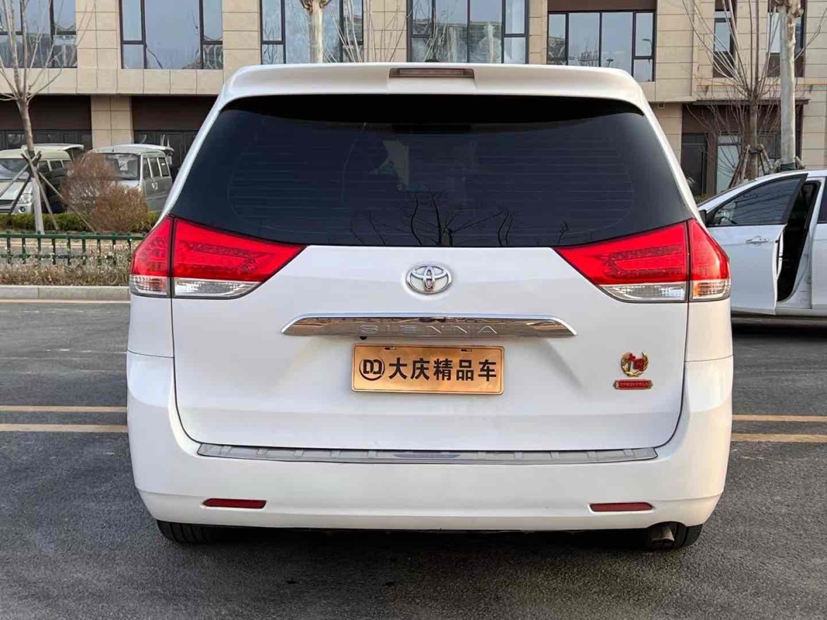 豐田 塞納  2015款 3.5L 兩驅(qū)LE圖片