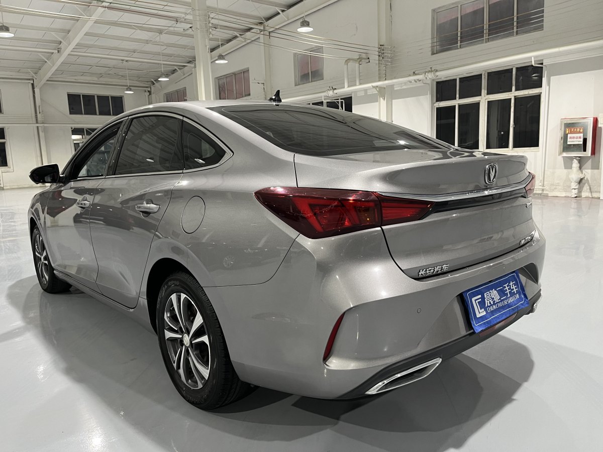 長(zhǎng)安 逸動(dòng)  2021款 PLUS 藍(lán)鯨NE 1.4T GDI DCT尊貴型圖片