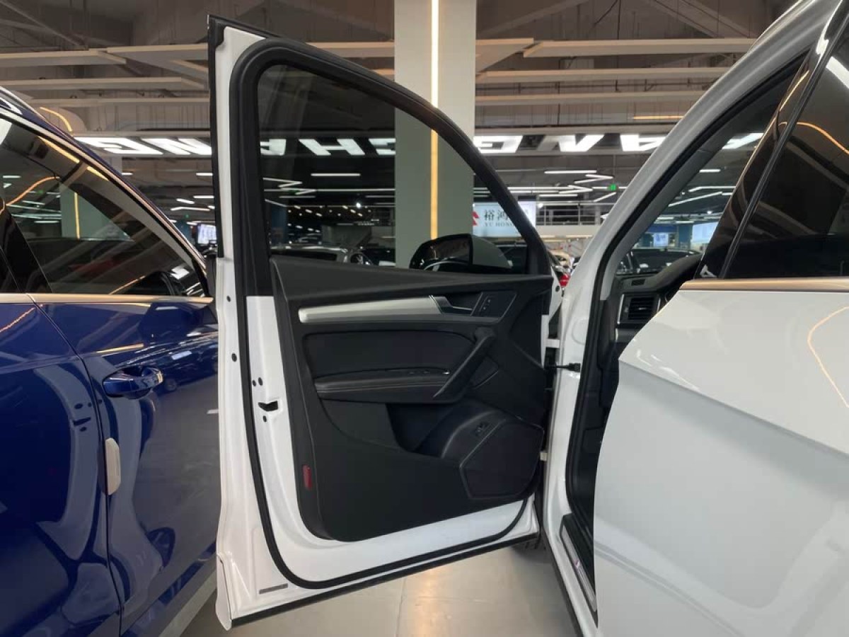 奧迪 奧迪Q5L  2020款 改款 40 TFSI 榮享時(shí)尚型圖片