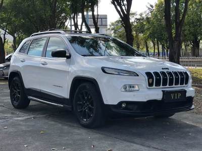 2017年3月 Jeep 自由光 2.4L 領(lǐng)先智能版圖片