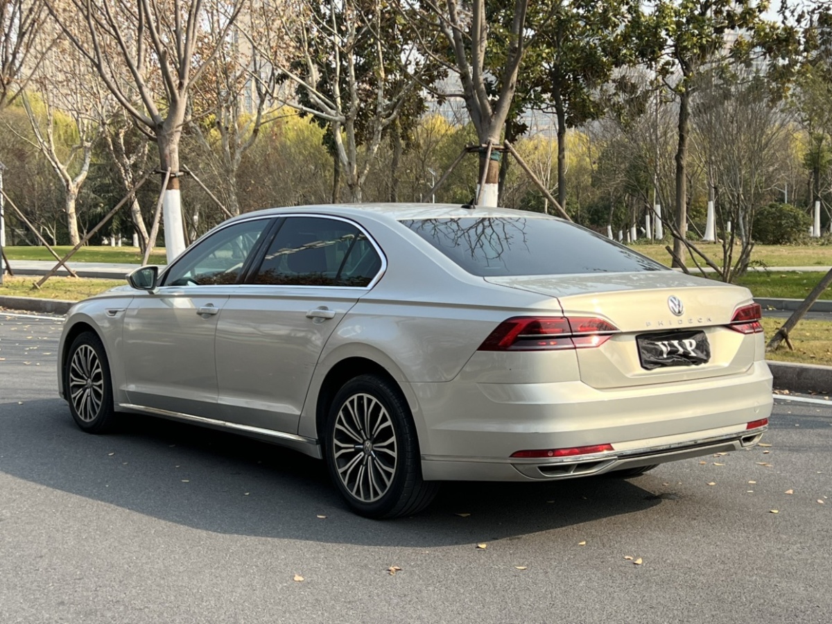 大眾 輝昂  2018款 改款 380TSI 兩驅(qū)豪華版圖片