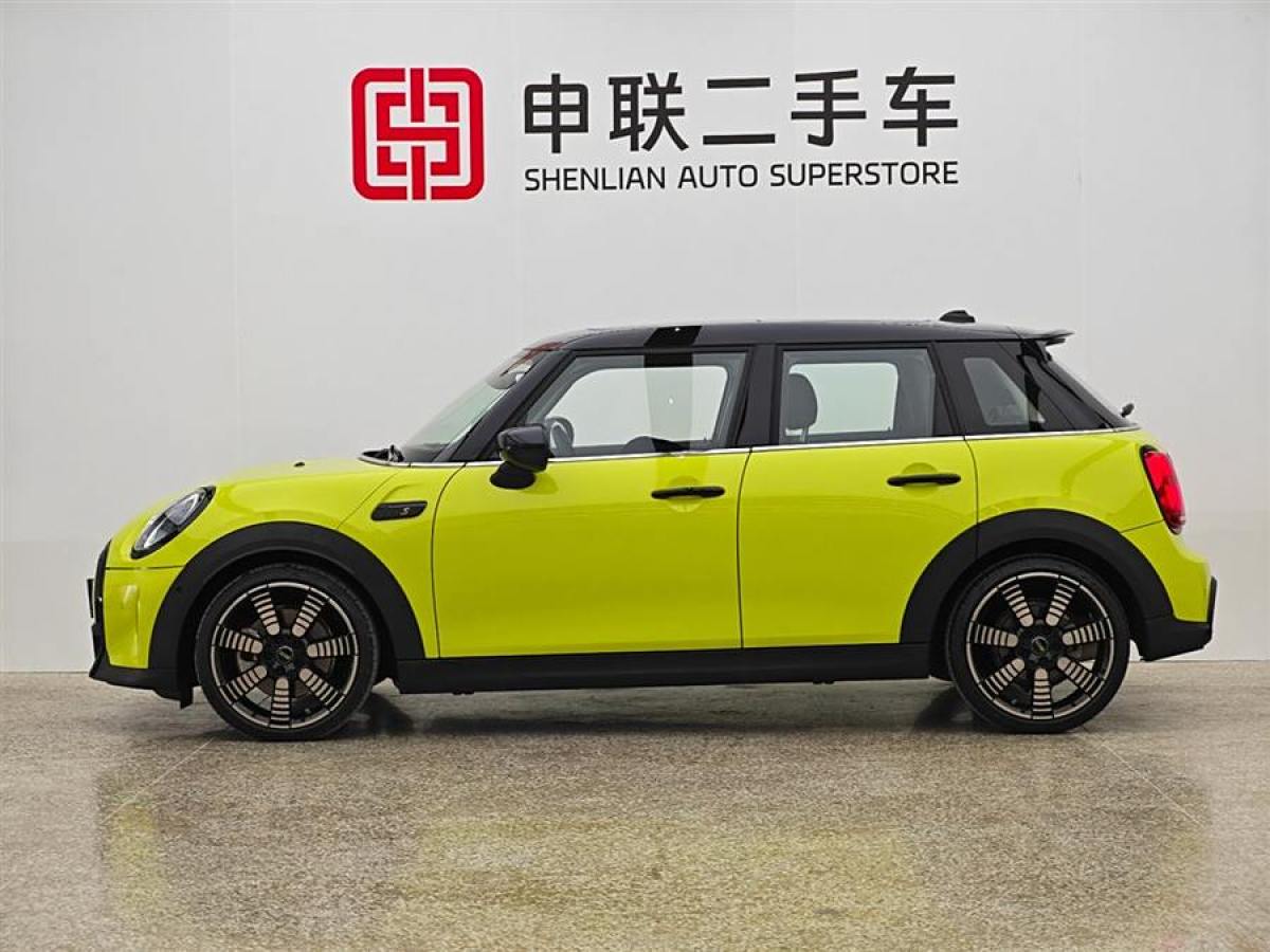 MINI MINI  2023款 2.0T COOPER S 藝術(shù)家 五門版圖片