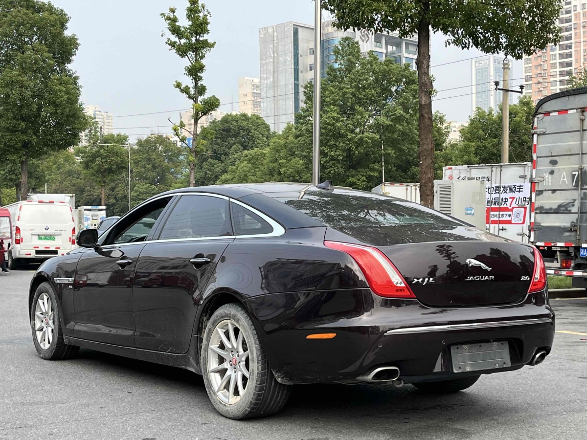 捷豹 XJ  2015款 XJL 2.0T 兩驅(qū)典雅商務(wù)版圖片