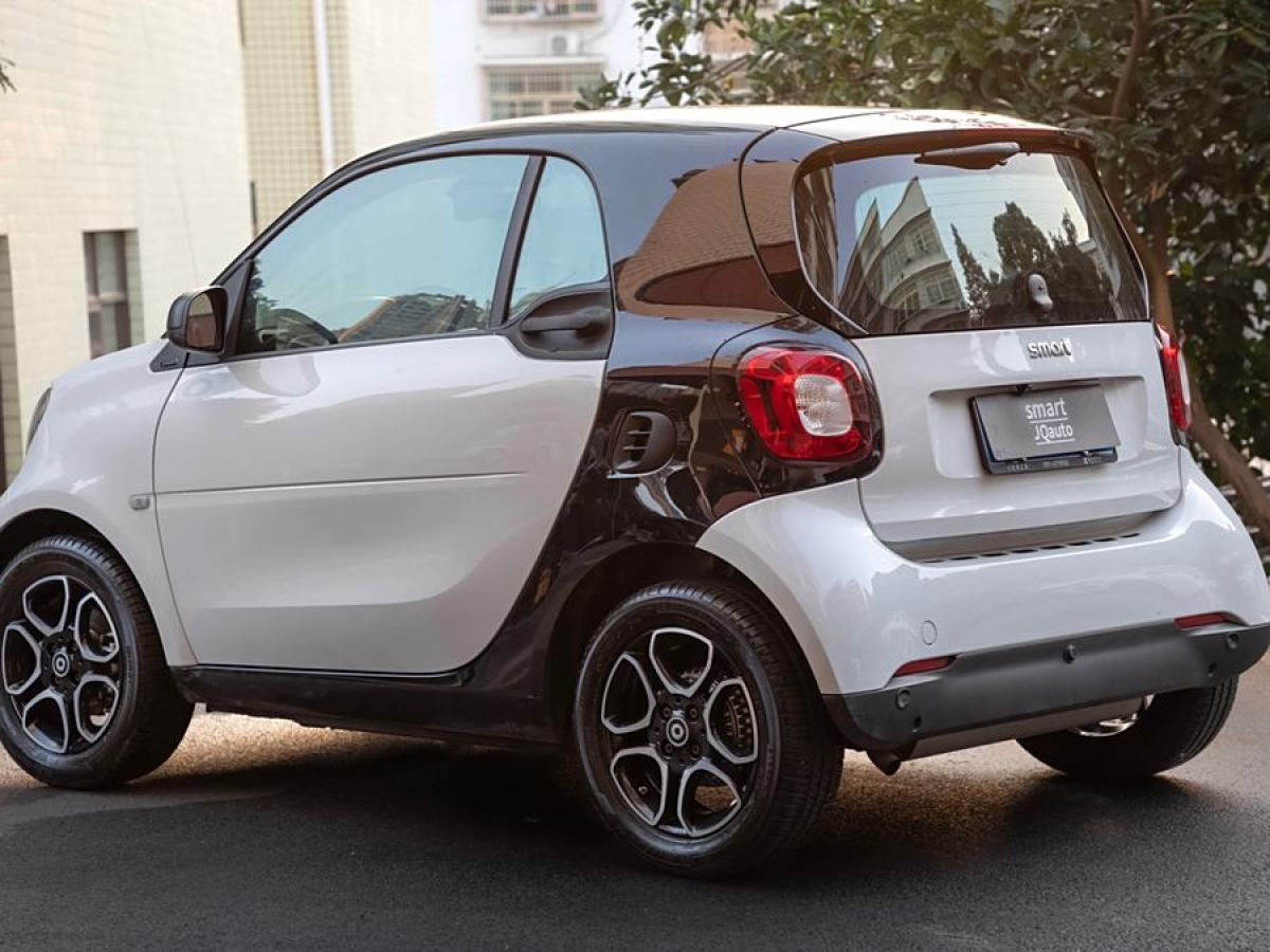 smart fortwo  2019款 0.9T 66千瓦硬頂動擎版 國VI圖片