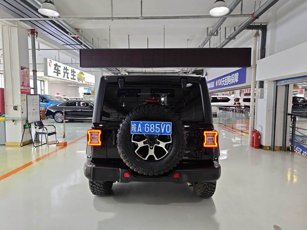 Jeep 牧馬人  2024款 2.0T 羅賓漢四門版圖片