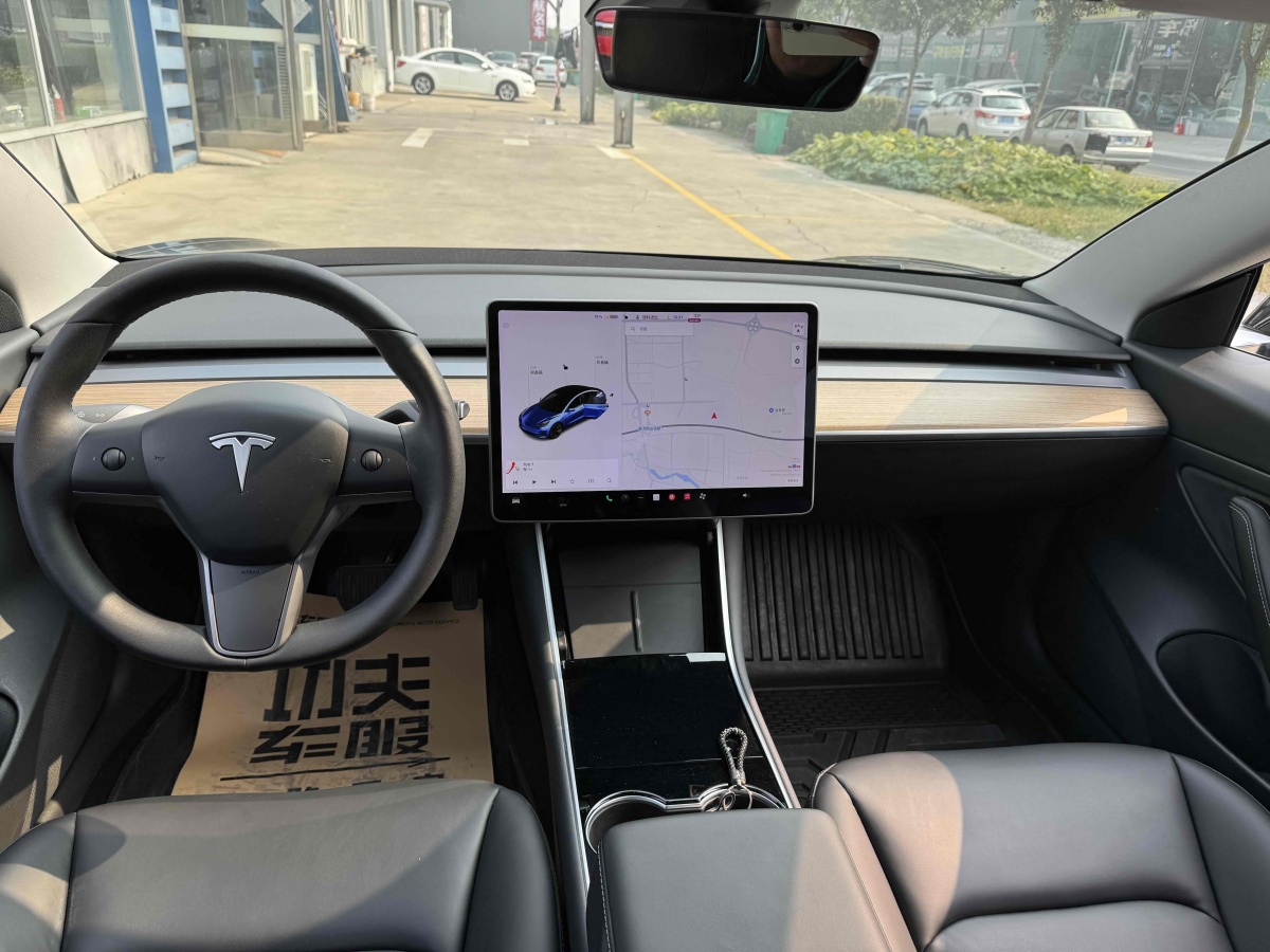 特斯拉 Model 3  2019款 標(biāo)準(zhǔn)續(xù)航后驅(qū)升級版圖片