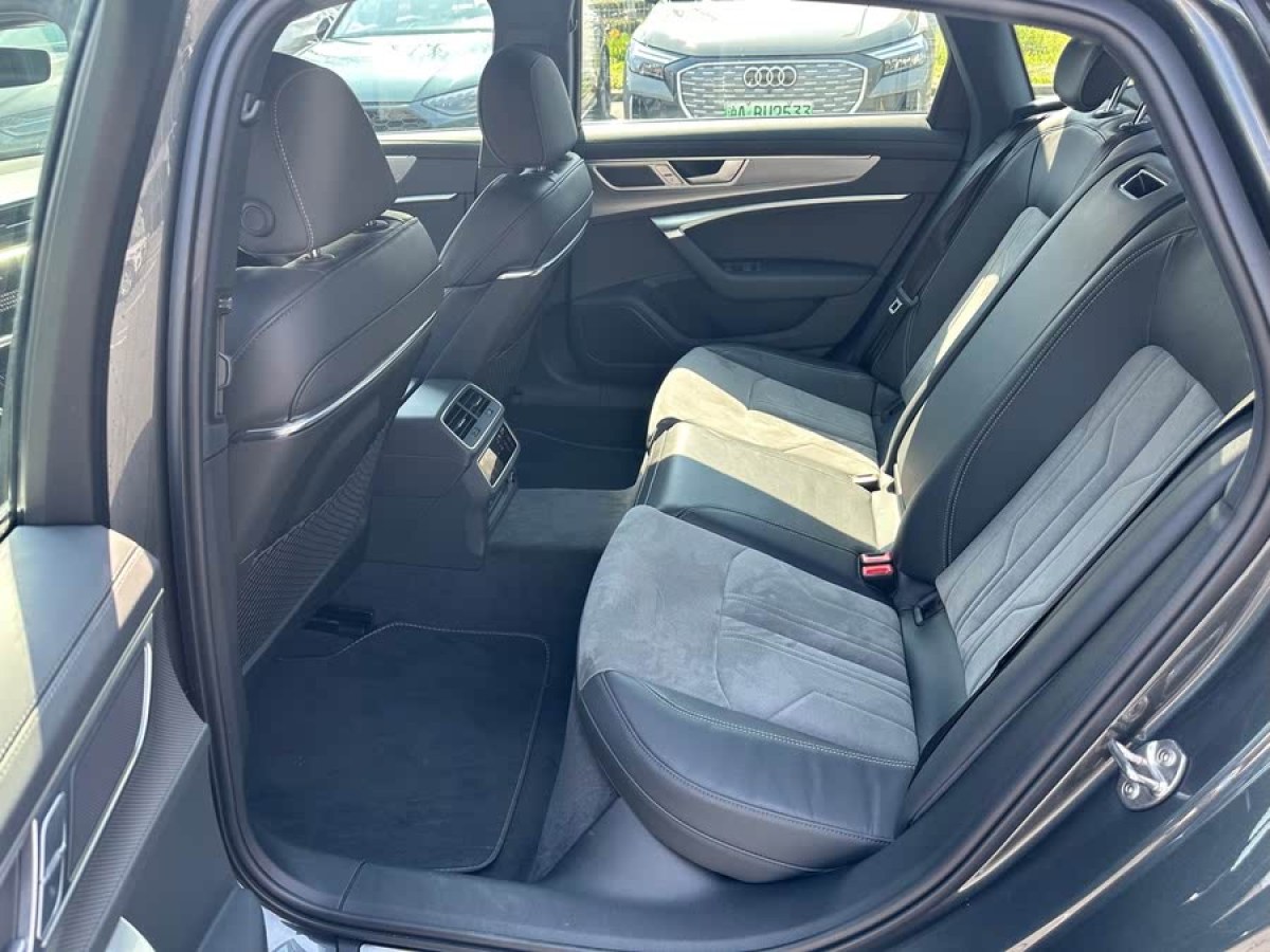 奧迪 奧迪A6L  2024款 45 TFSI 臻選動(dòng)感型圖片