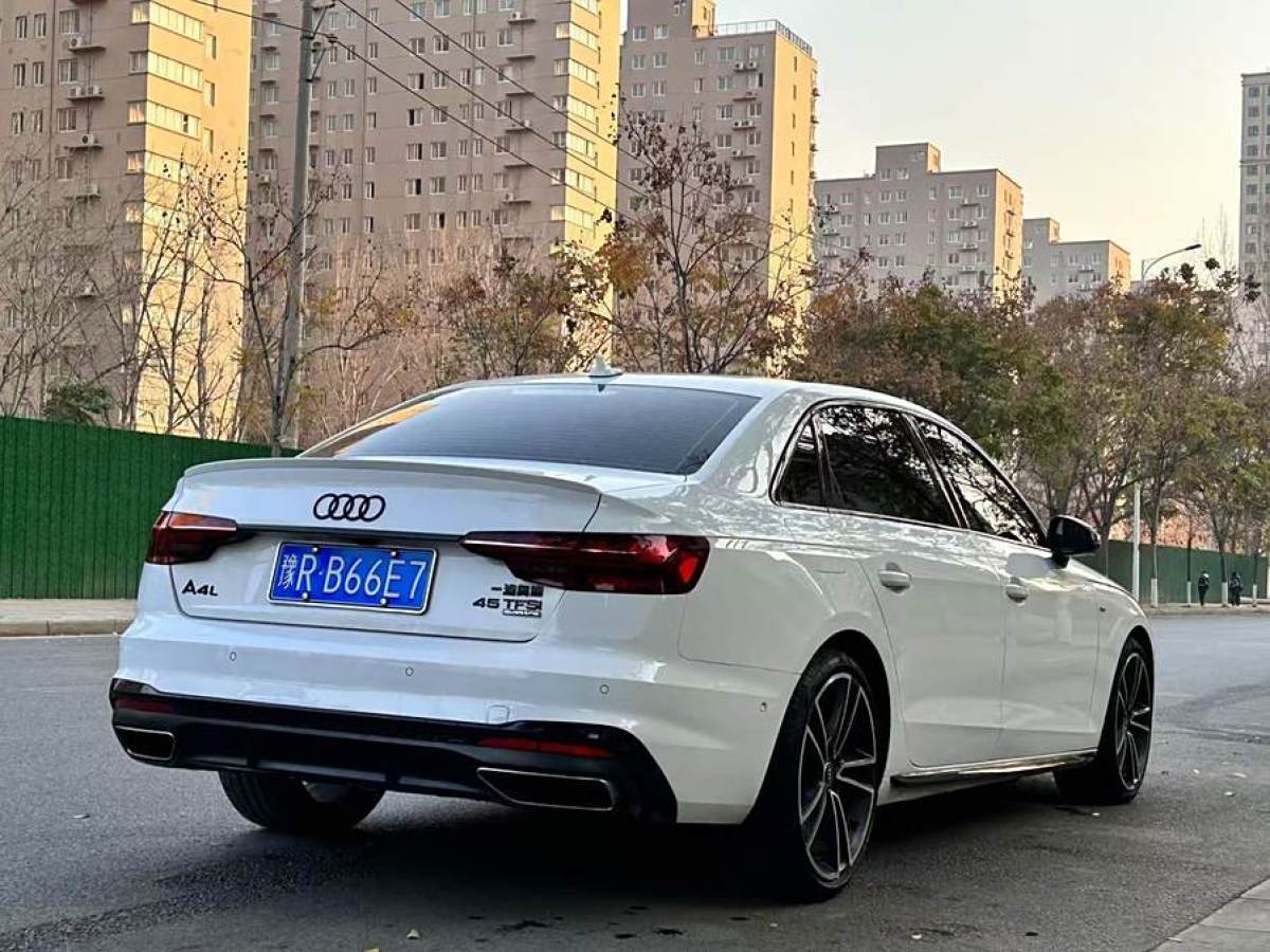 奧迪 奧迪A4L  2024款 45 TFSI quattro 臻選動感型圖片