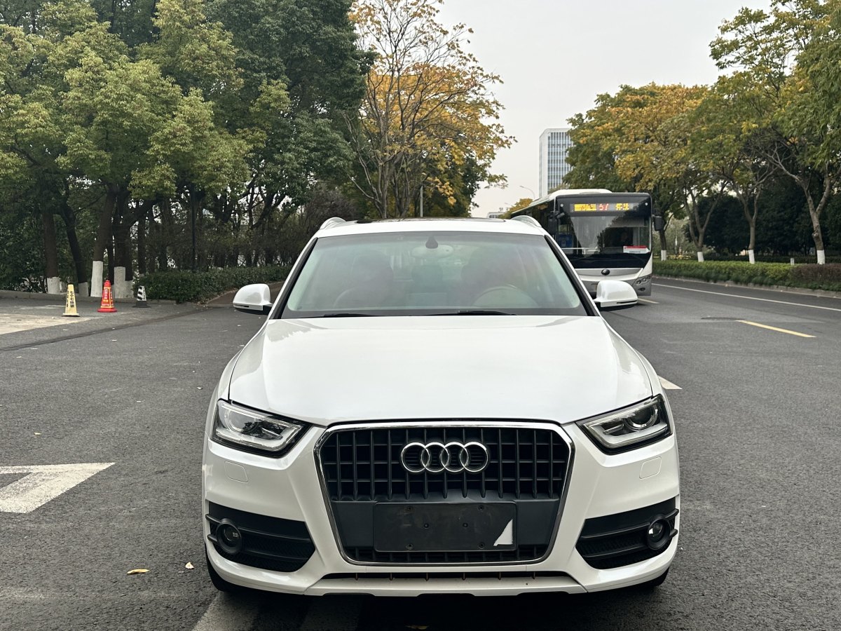 奧迪 奧迪Q3  2013款 35 TFSI 進(jìn)取型圖片