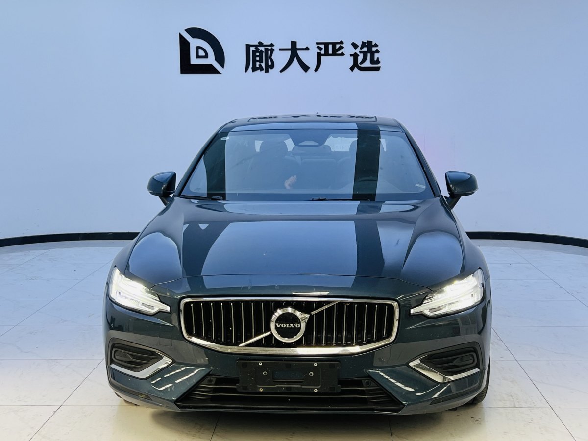 2023年12月沃尔沃 S60L  2024款 B4 智逸豪华版