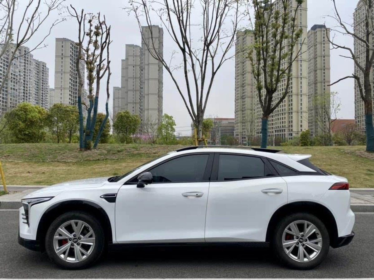 奔騰 奔騰B70S  2022款 1.5T 戰(zhàn)神天王圖片