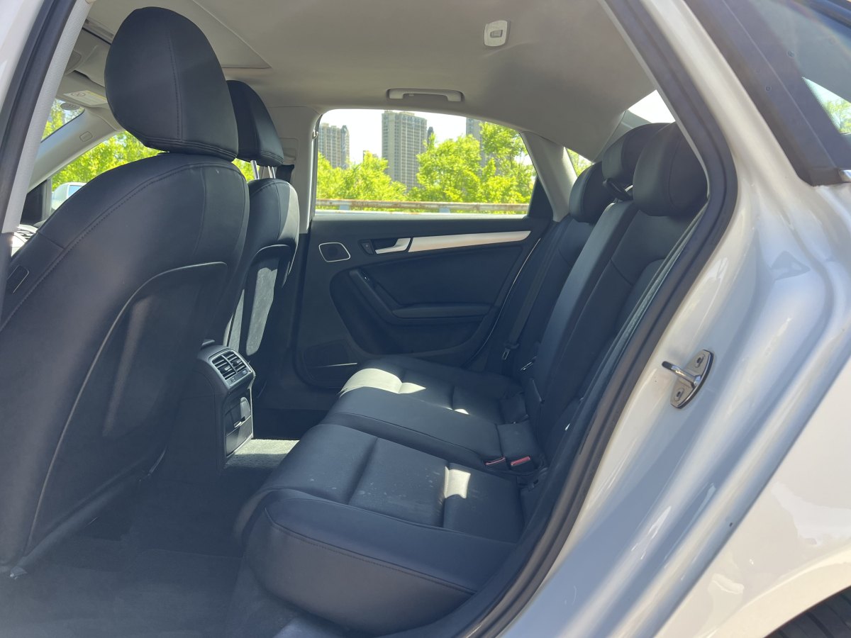 2015年11月奧迪 奧迪A4L  2015款 45 TFSI quattro個性運(yùn)動型
