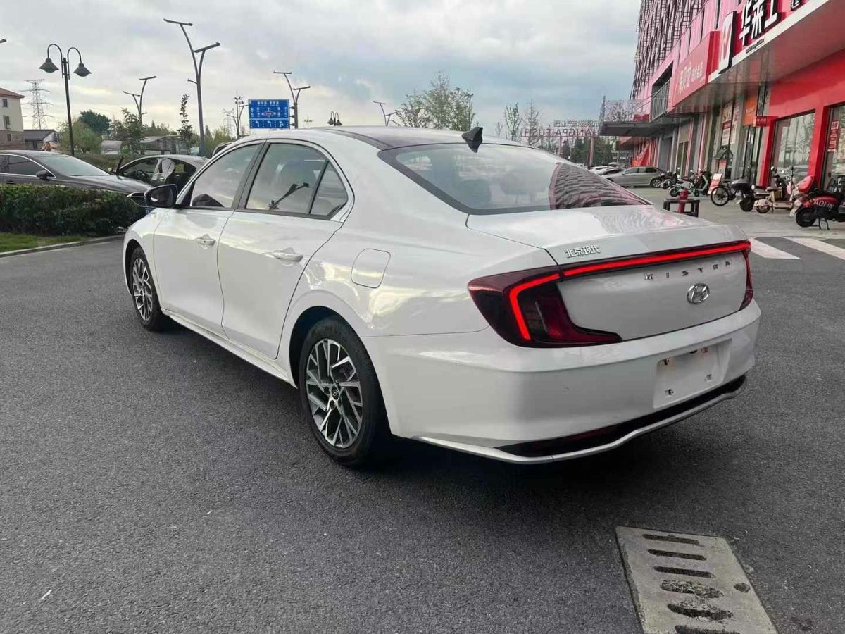 現(xiàn)代 名圖  2021款 1.8L CVT尊貴版LUX圖片