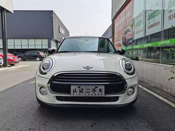 MINI MINI  2019款 1.5T COOPER 艺术家 五门版