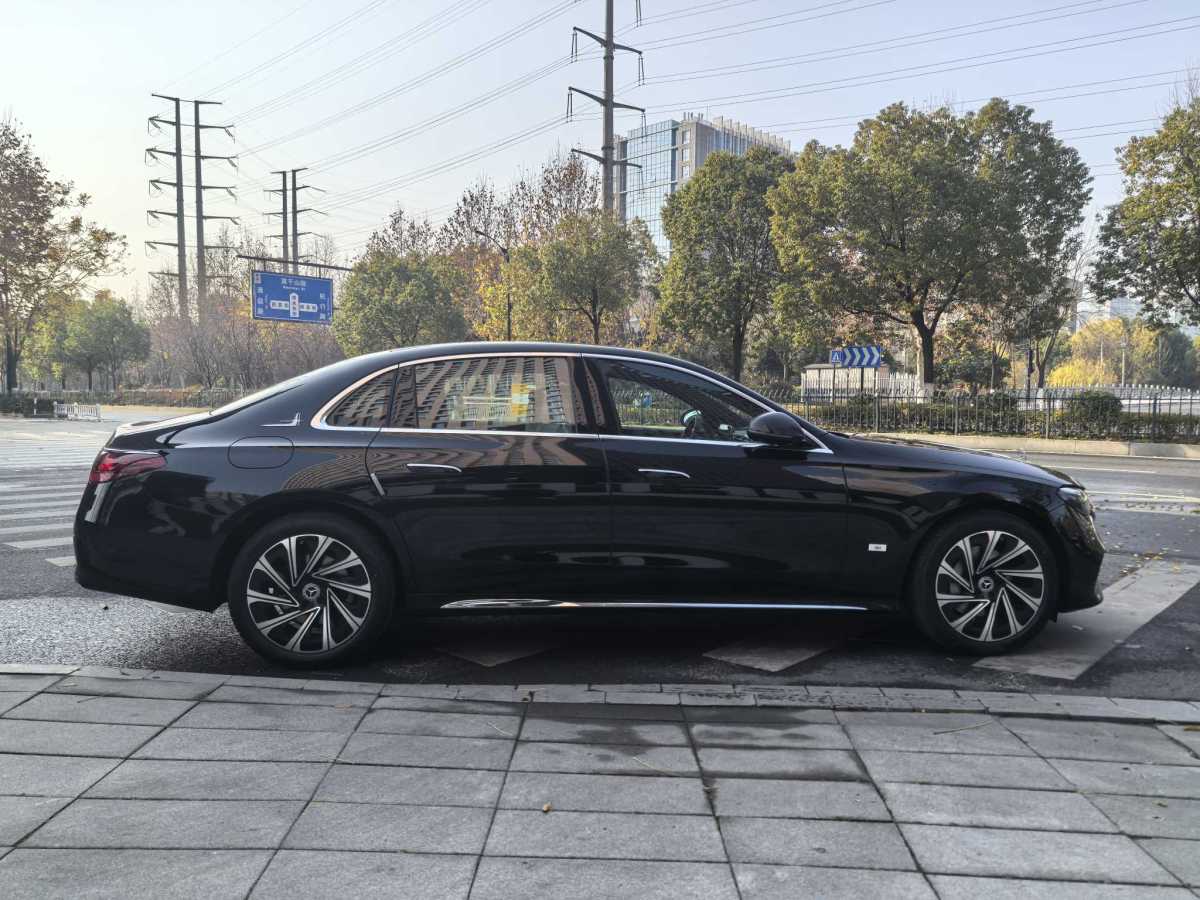 奔馳 奔馳E級(jí)  2024款 E 300 L 豪華型圖片