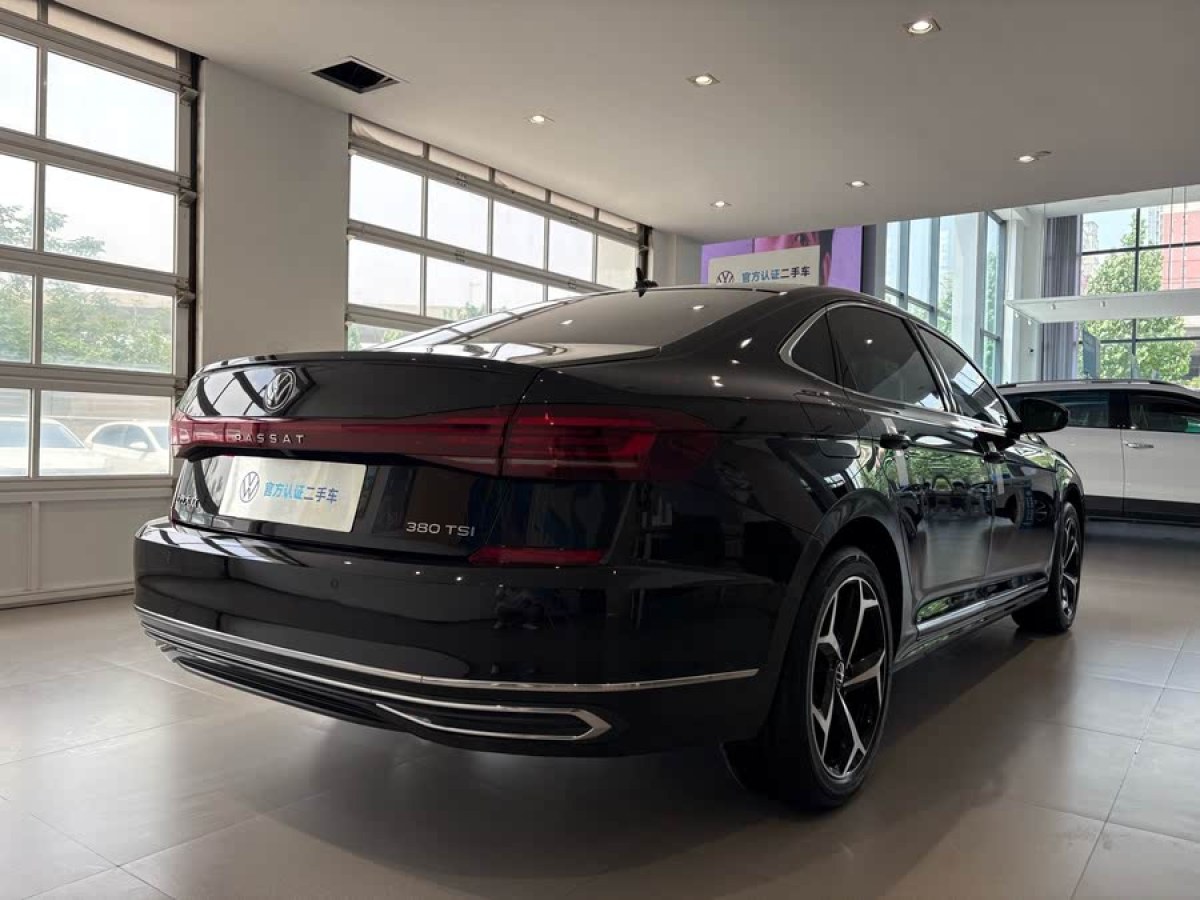大眾 帕薩特  2025款 出眾款 380TSI 星空龍騰版圖片