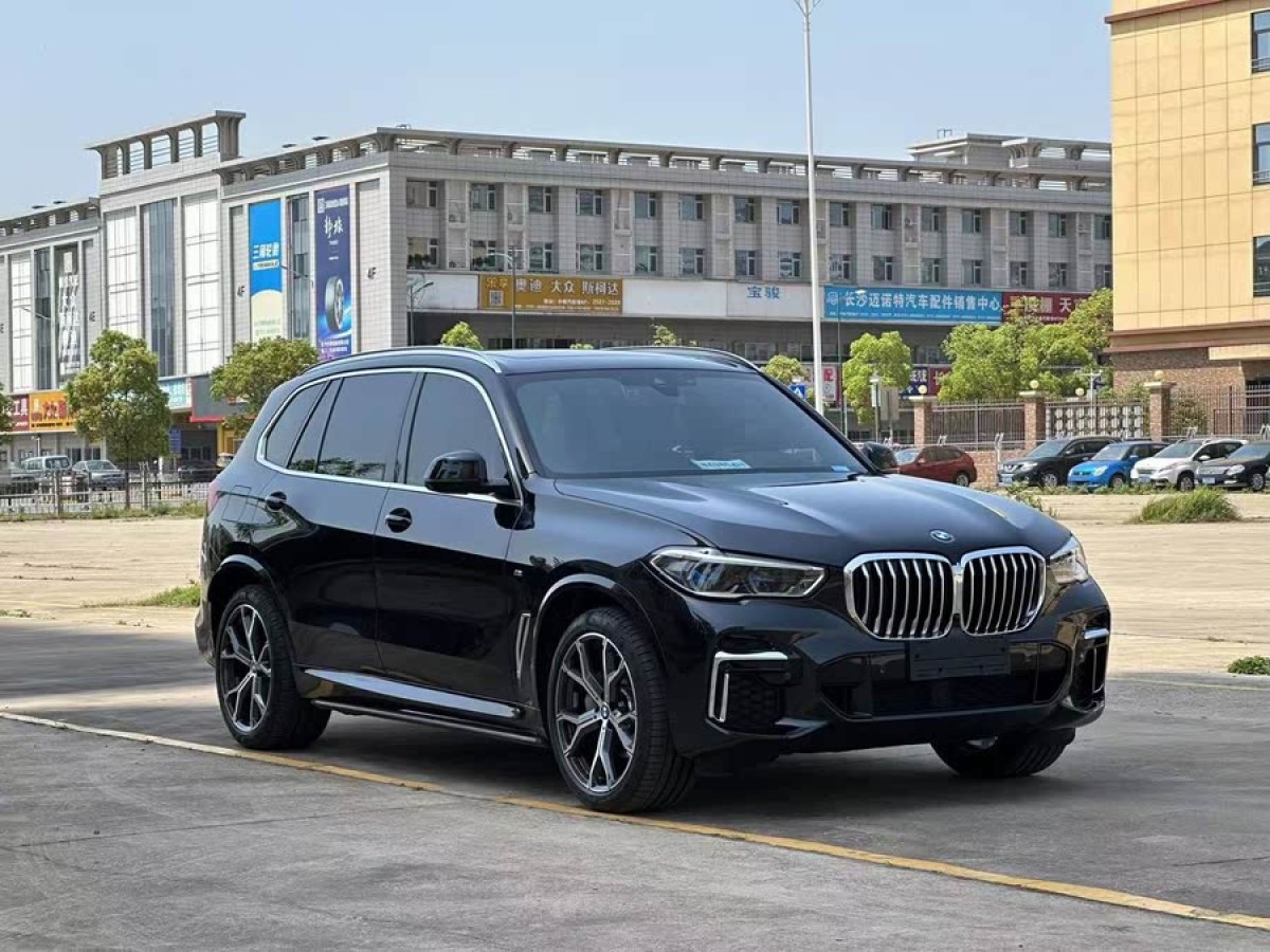 寶馬 寶馬X5  2022款 改款 xDrive 40Li M運(yùn)動套裝圖片