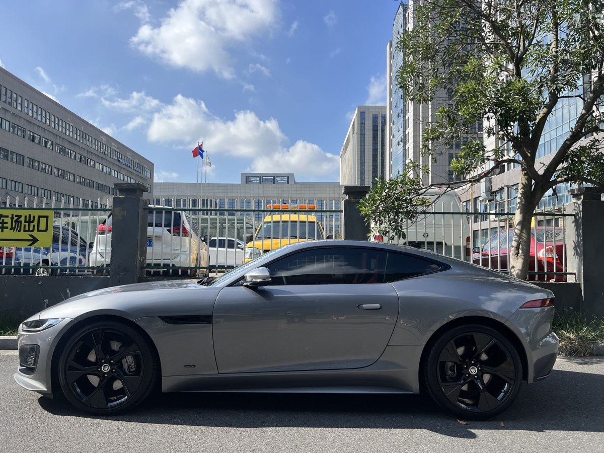 2024年4月捷豹 F-TYPE  2024款 P300 75周年典藏硬頂版