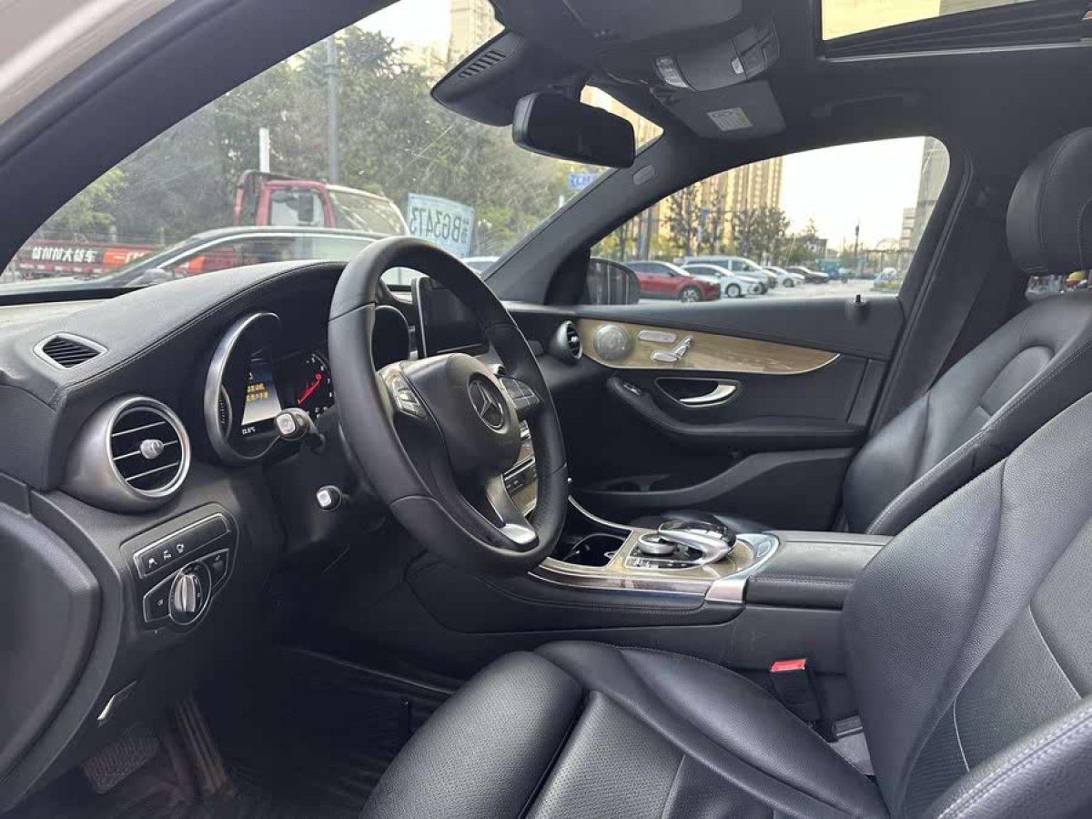 奔馳 奔馳GLC  2023款 改款 GLC 260 4MATIC 轎跑SUV圖片