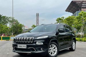 自由俠 Jeep 互聯(lián)大屏版 180T 自動動能版+