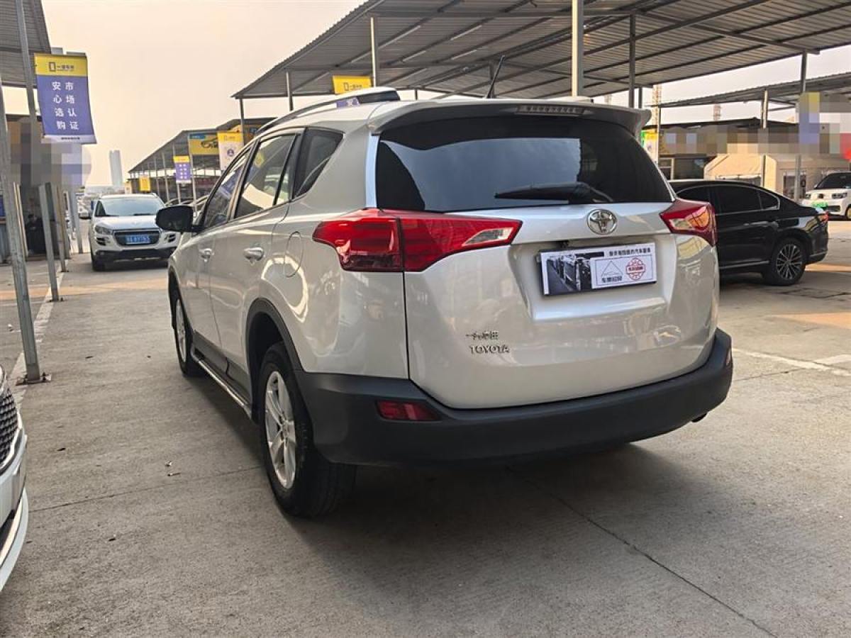 2014年8月豐田 RAV4榮放  2013款 2.0L CVT兩驅(qū)都市版