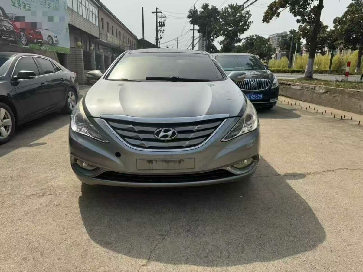 現(xiàn)代 朗動(dòng)  2012款 1.6L 自動(dòng)領(lǐng)先型圖片