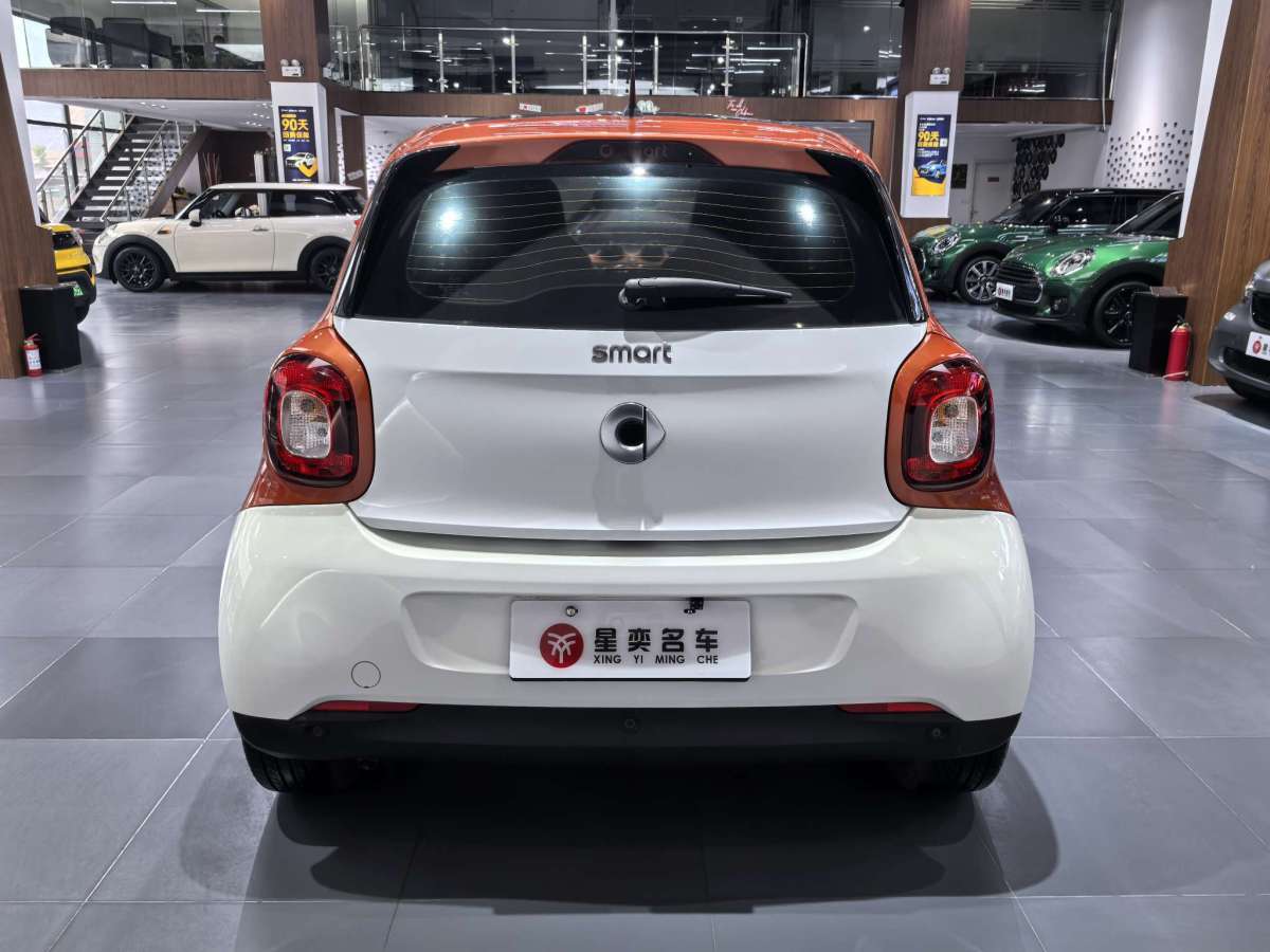 smart forfour  2016款 1.0L 52千瓦激情版圖片