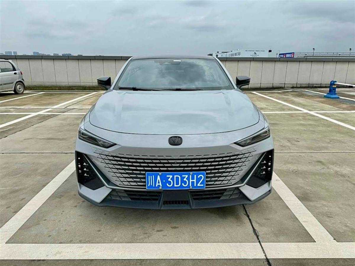 長(zhǎng)安 長(zhǎng)安UNI-V  2022款 1.5T 卓越型圖片